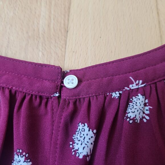 Loft Outlet Burgundy Floral Flowy Sleeveless Blouse, Valentine's Day, SMALL - Picture 7 of 8